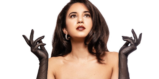 Karsu Vereceği Konserler İle 'Sonunda' Sahnede