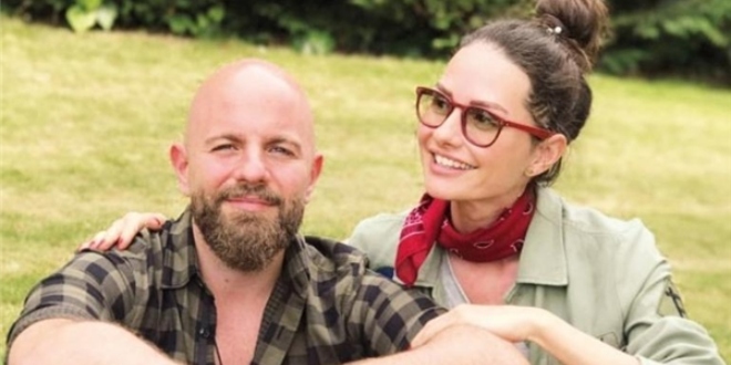 Yasemin Özilhan ile İzzet Özilhan da Karavan Modasına Uydu