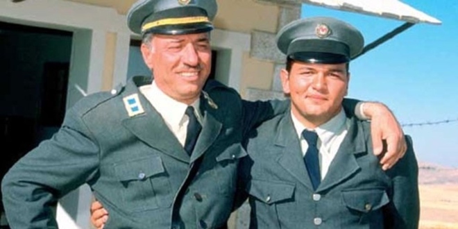 usta-sanatci-kemal-sunal-in-21-olum-yildonumunde-gerginlik