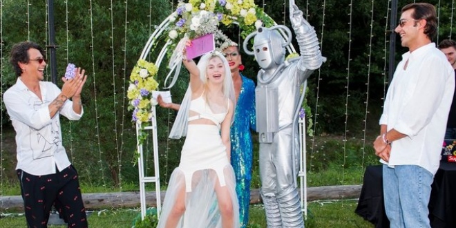 Aleyna Tilki'den Paralel Evren Açıklaması