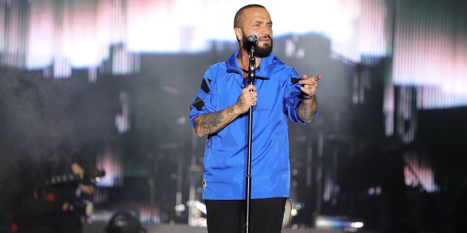 Berkay' dan 'Ele İnat' Şarkılar Geldi