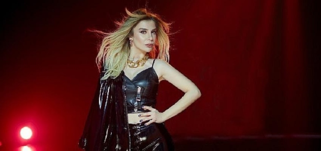 Seda Sayan'ın Yeğeni AyçaM'dan Yaz Hiti