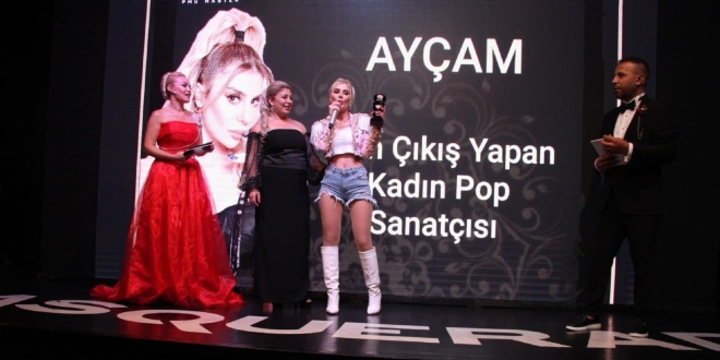 En İyi Çıkış Yapan Kadın Sanatçı Ayçam Oldu