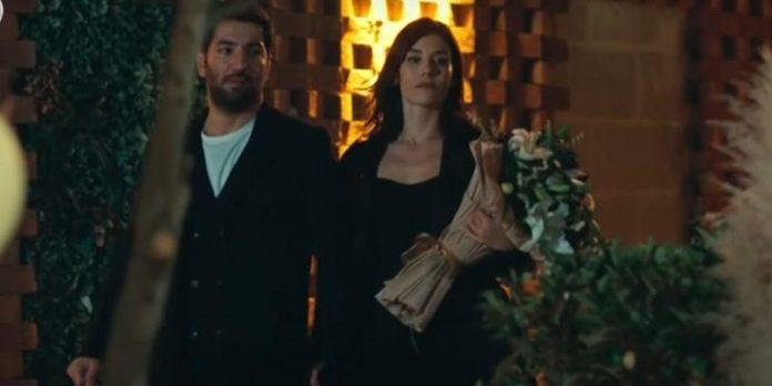 Asya Davete Aras'la El Ele Geliyor