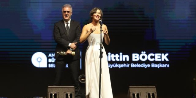 Tamer Karadağlı' nın Tavırları Altın Portakal' a Damgasını Vurdu...