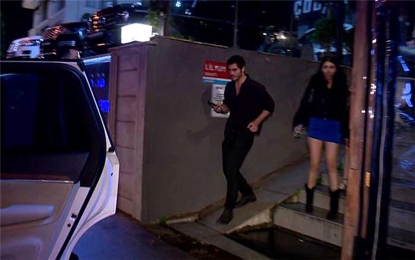 Burak Deniz Ve Gizemli Kız Arkadaşı