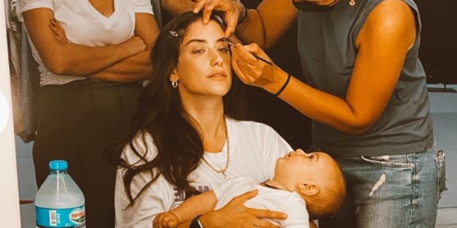 Hazal Kaya Sosyal Medyayı Salladı.