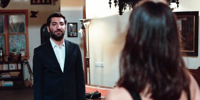 Asya Aras'ı Evinde Karşılıyor