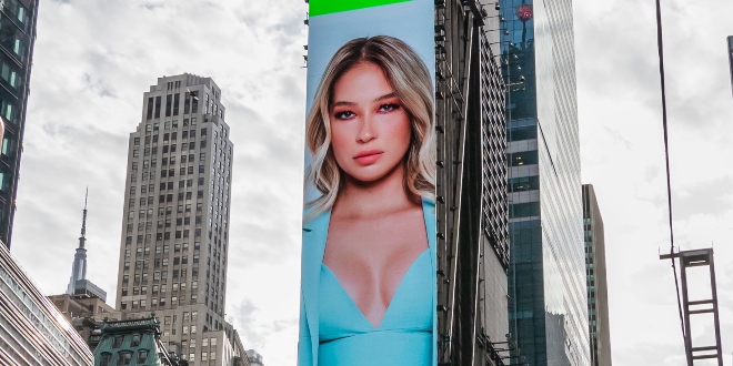 Gülçin Ergül New York Times Square ’de…