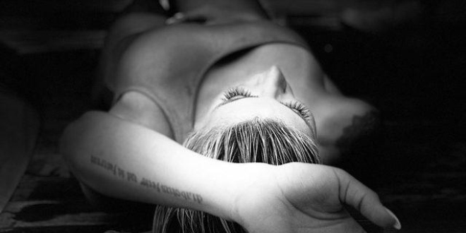 Hangi Solist İrem Derici' yi SERT Sözlerle Eleştirdi !...