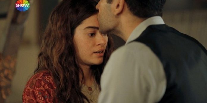 Efnan Mutluluktan Bayılıyor