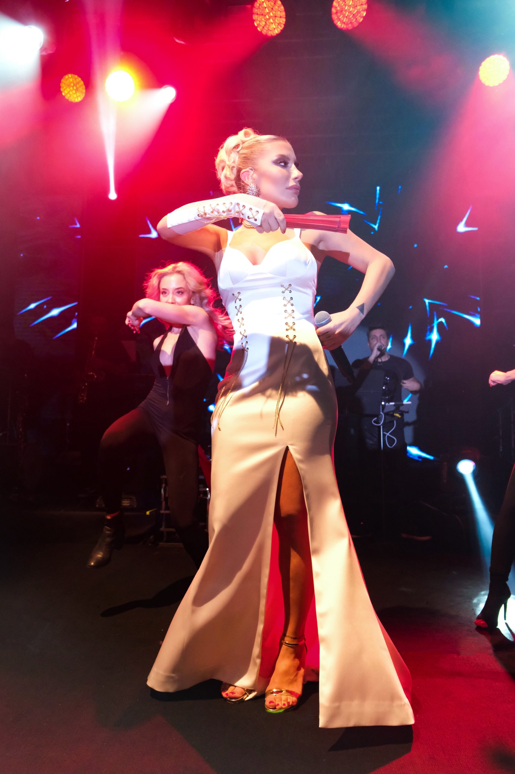 İrem Derici 'nin Konya Konseri