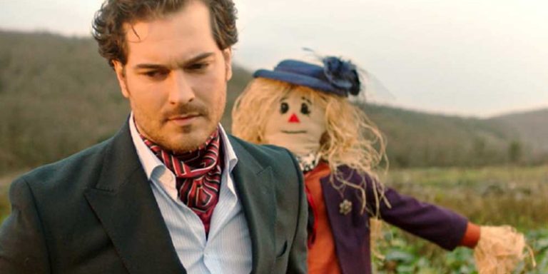 Süslü Korkuluk Dizisinde Çağatay Ulusoy’un Partneri Belli Oldu!