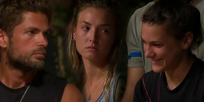 Ada Konseyinde Gerilim