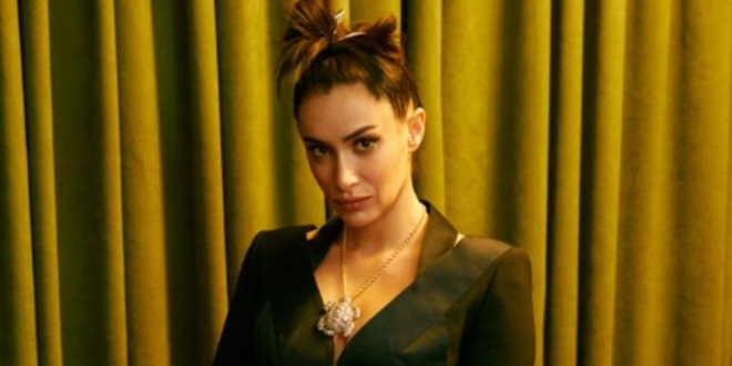 Hande Doğandemir Fit Fiziğiyle Kendine Hayran Bıraktı