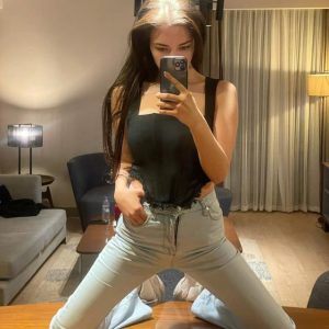 Aygün Aydın' ın Dikkat Çeken O Pozları