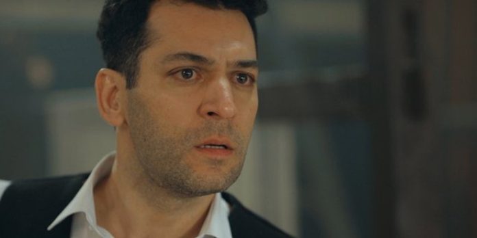 Aziz Amcasının Anlattıkları Karşısında Şok Oluyor