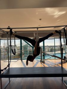 Buse Orcan' ın Pilates Yaparken