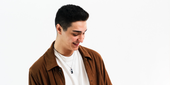 Sezer Sarıgöz' ün 'Ne Ay Geceden' Şarkısı Hayranlarının Huzuruna Çıktı...