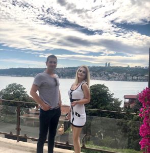 Emre Aşık Ve Melisa Özmen