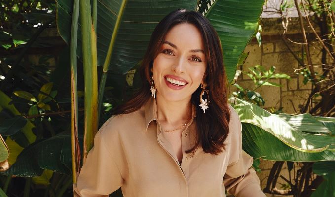 Ezgi Mola Rolü İçin Saçlarını Kesti