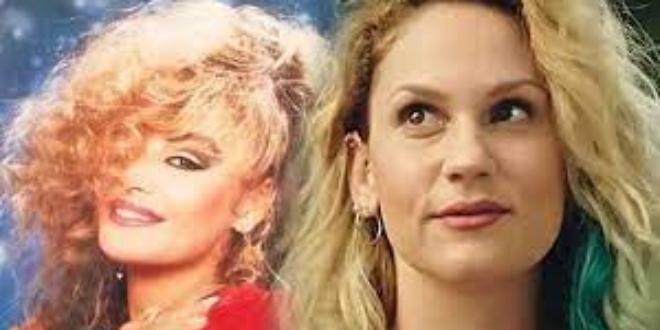 Farah Zeynep Abdullah' ın 'Bergen' Filmi Galasındaki Tarzı Gözleri Kanattı...