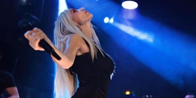 Gülşen Lolipoplu Şarkı Kapağıyla Gündem Oldu