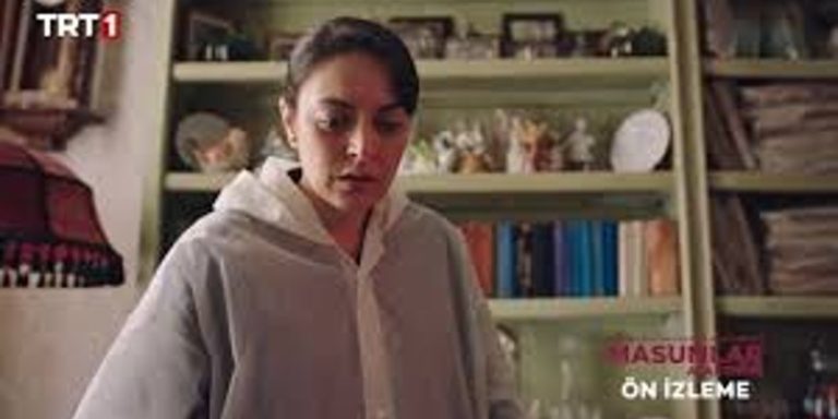 Masumlar Apartmanı 60. Bölüm 1. Ön İzleme Yayında! Safiye Naci’nin Öleceği Düşüncesinden Kurtulamıyor!