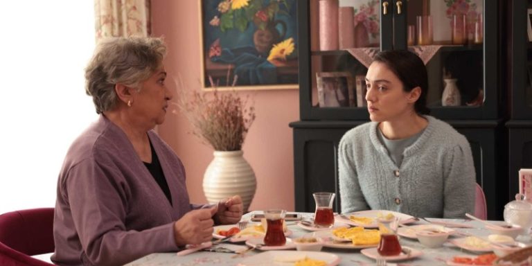 Masumlar Apartmanı 61. Bölüm Fragmanı Yayınlandı Mı? Şennur Gülben’in Hamile Olduğunu Düşünüyor!