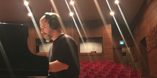 Okan Oganer' den ' Yarın Son Deme ' ye Akustik Versiyon