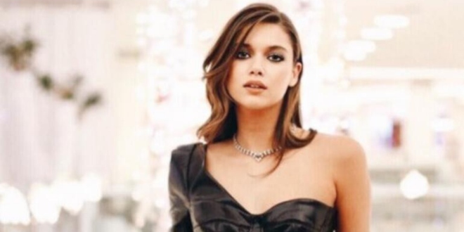 Afra Saraçoğlu Ekranlara Dönüyor