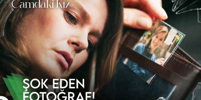 Nalan Hayri'nin Cüzdanında Fotoğrafını Görüyor