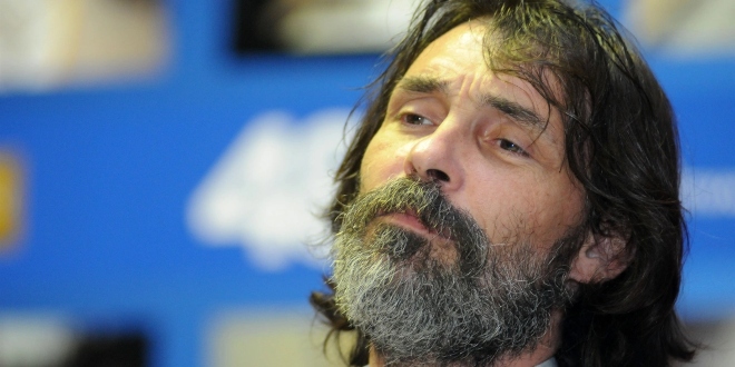 Erdal Beşikçioğlu Tüm Oyunlarını Neden İptal Etti!...