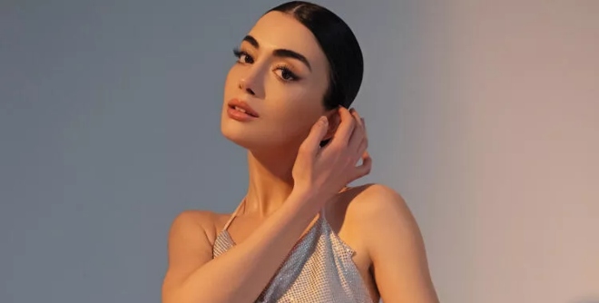 Özge Yağız'dan Kariyer Açıklaması