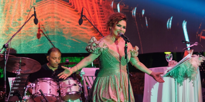 Deniz Seki Sahne Enerjisiyle Büyüledi