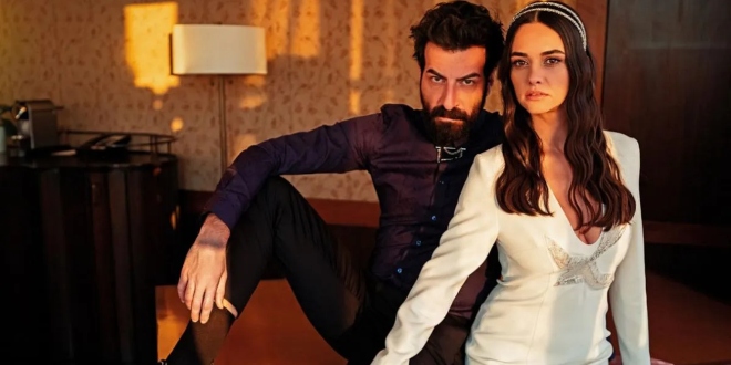 Hande Soral Anne Oldu!