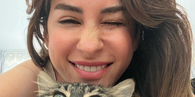 Aynur Aydın Apar Topar Neden Almanya 'ya Gitti!...