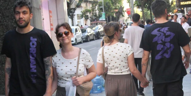 Farah Zeynep Abdullah ve Efe Çelik El Ele Yakalandı