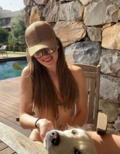 Gizem Karaca Bikinili Pozları