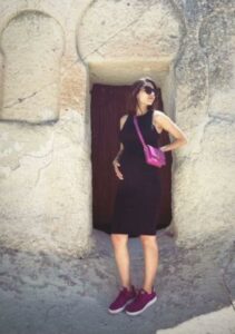 Amine Gülşe 'den Karnı Burnunda Pozlar!...