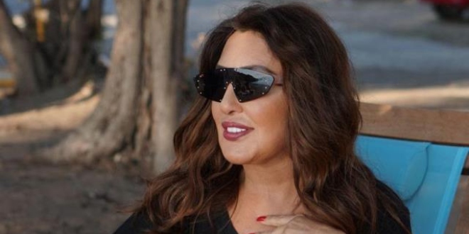 Bodrum 'da Sahne Alan Nükhet Duru Neden Konserini Yarıda Kesti!...