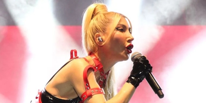 Bayramda Hande Yener Rüzgarı Esti