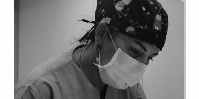 Karın Germe Ameliyatı Nedir