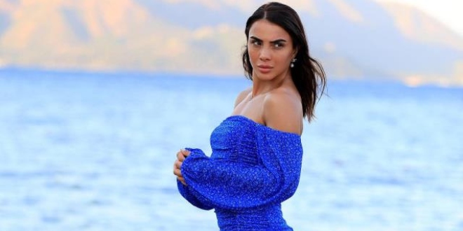 2 Kez Survivor Tozu Yutan Boksçu Sabriye Şengül Siyah Bikinisiyle Şov Yaptı...