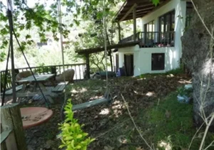 Özgü Namal 'ın Köy Evi