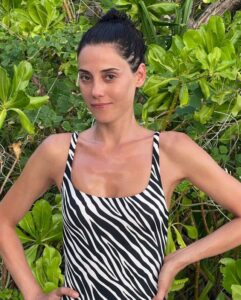 Cansu Dere 'nin Beğeni Toplayan tatil pozları.