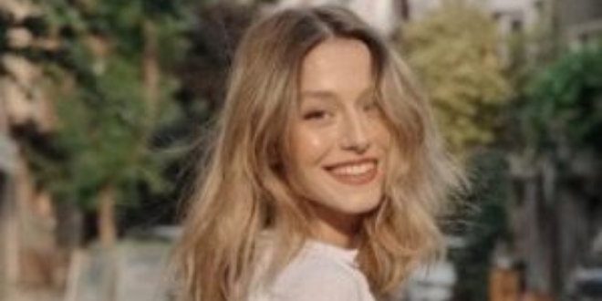 Deniz Bakacak Kimdir?