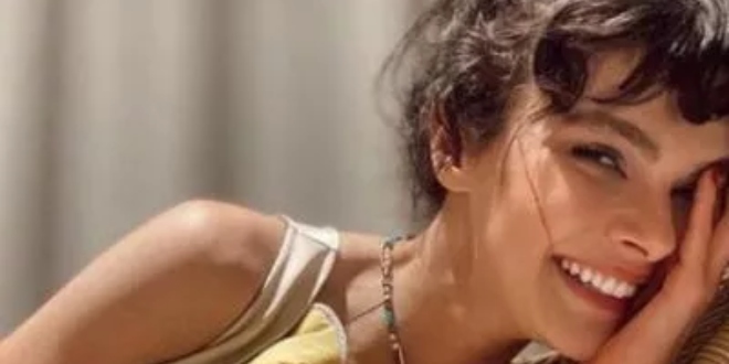 Güzel Oyuncu Sinem Ünsal Bakın Kalbini Kime Kaptırdı!...