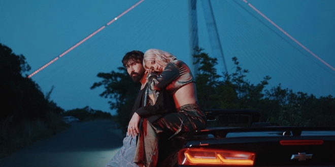 Özay Yeni Şarkısını Nişanlısına Armağan Etti