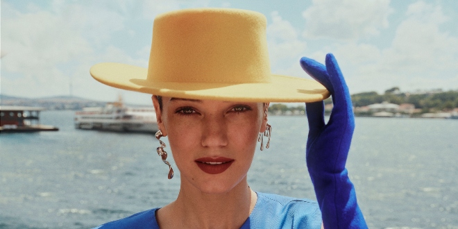 Başarılı Oyuncu Pınar Deniz , Ünlü Giyim Markasının Yeni Kampanya Yüzü Oldu!...